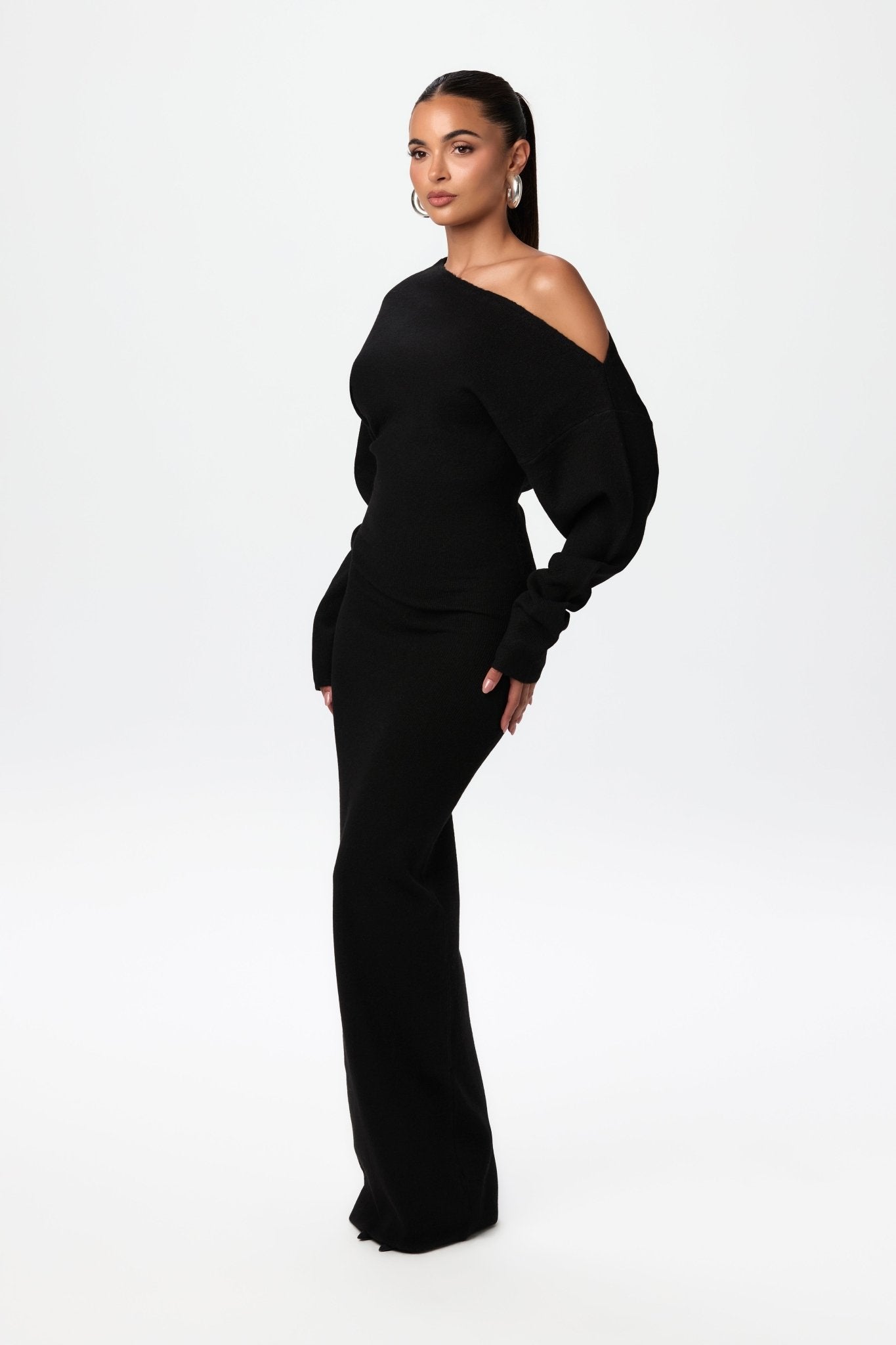 Robe Pull Moderne Épaules Dénudées | EMMA