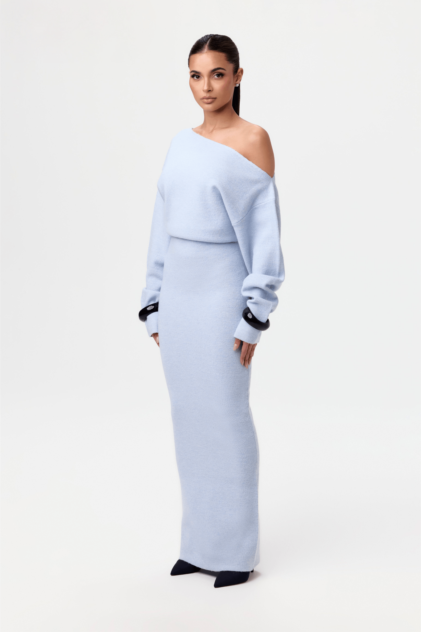 Robe Pull Moderne Épaules Dénudées | EMMA