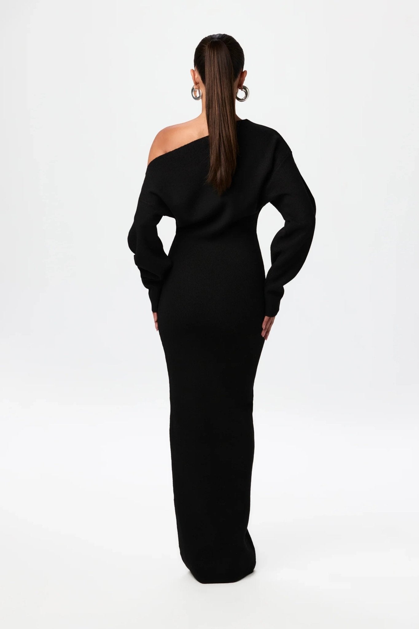 Robe Pull Moderne Épaules Dénudées | EMMA