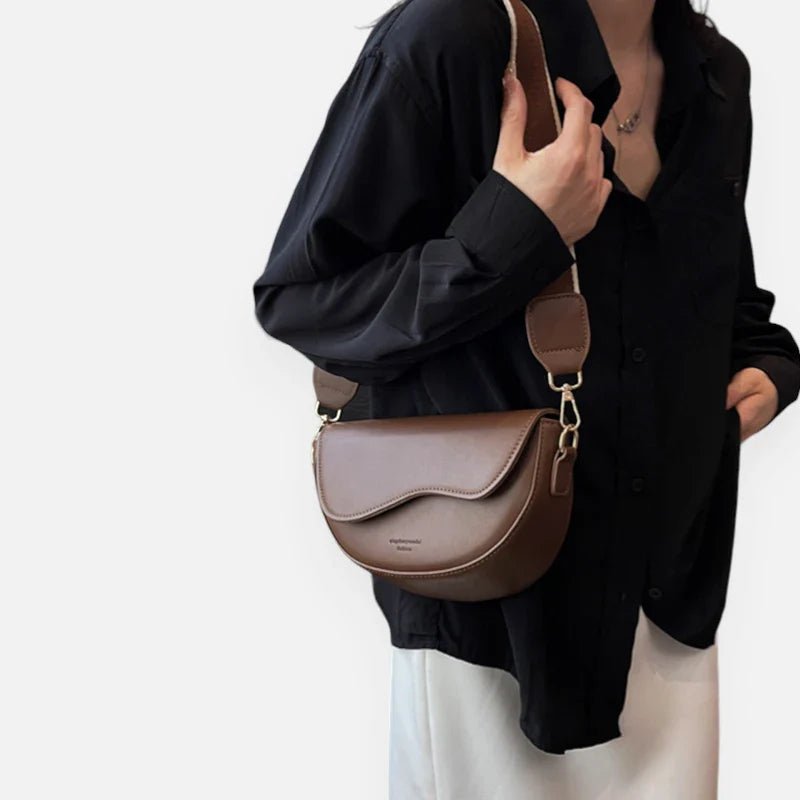 Sac à Main Banane Demi-Lune en Cuir Chic | DEMILUNA