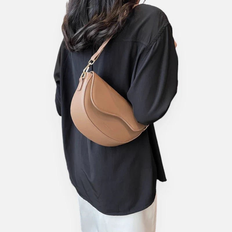 Sac à Main Banane Demi-Lune en Cuir Chic | DEMILUNA