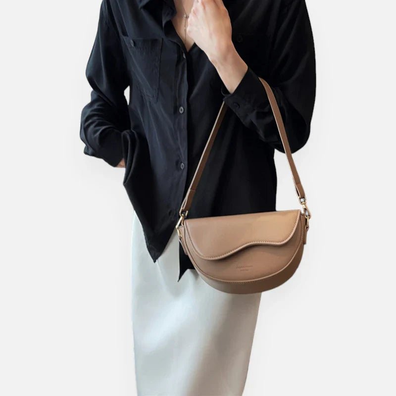 Sac à Main Banane Demi-Lune en Cuir Chic | DEMILUNA