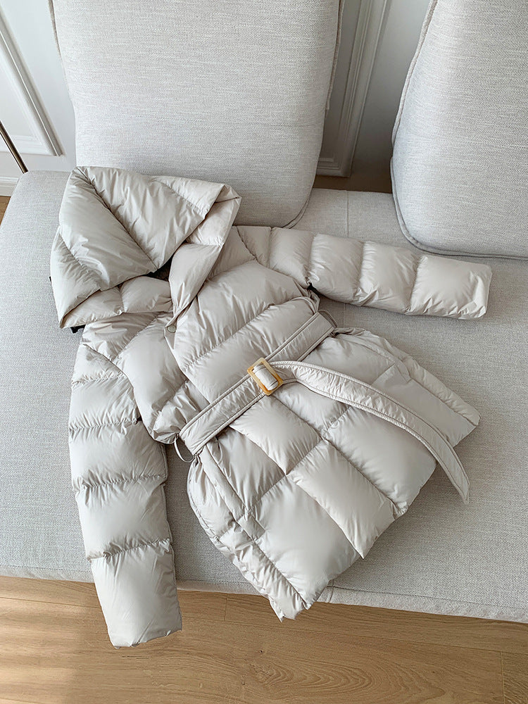 Doudoune Femme Mi-Longue Ceinturée avec Capuche | COZYWINTER™