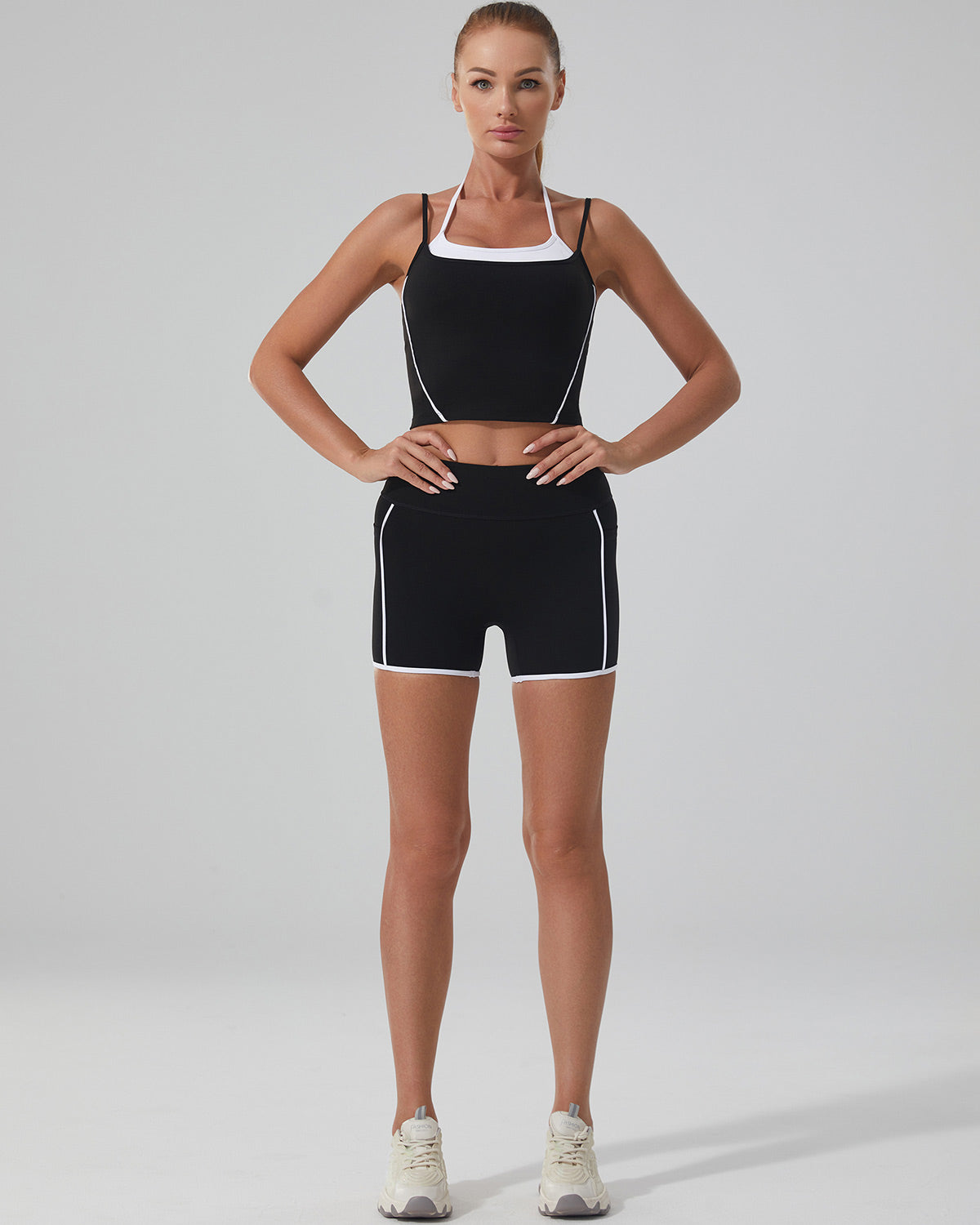 Short Seamless Fitness Noir Confortable | WELLFIT